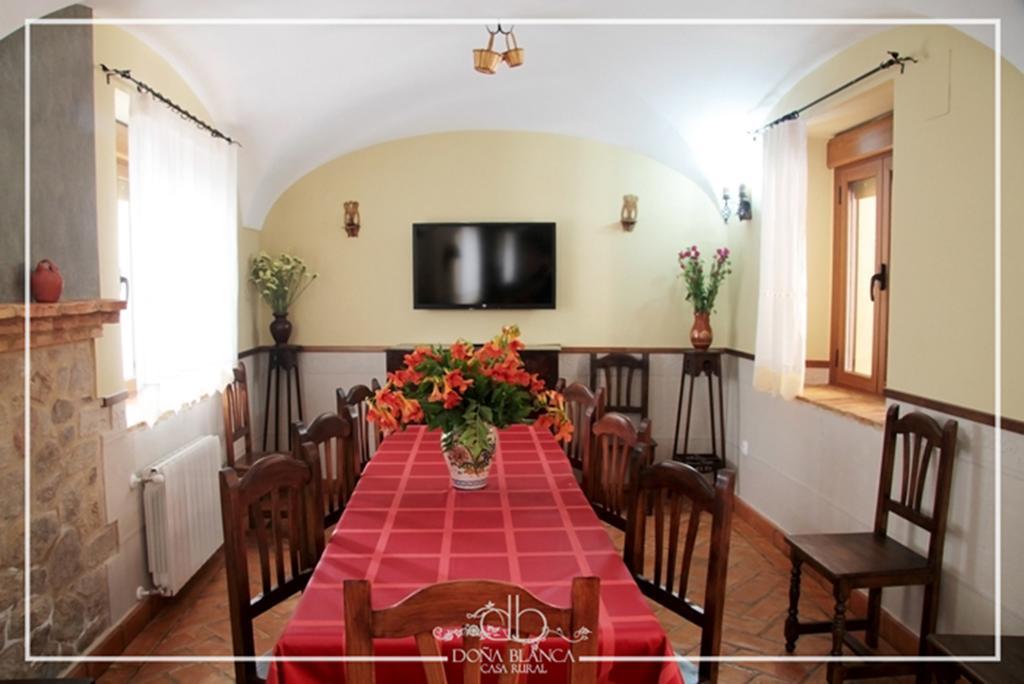 Casa Rural Dona Blanca Guest House Santa Cruz de la Sierra ภายนอก รูปภาพ